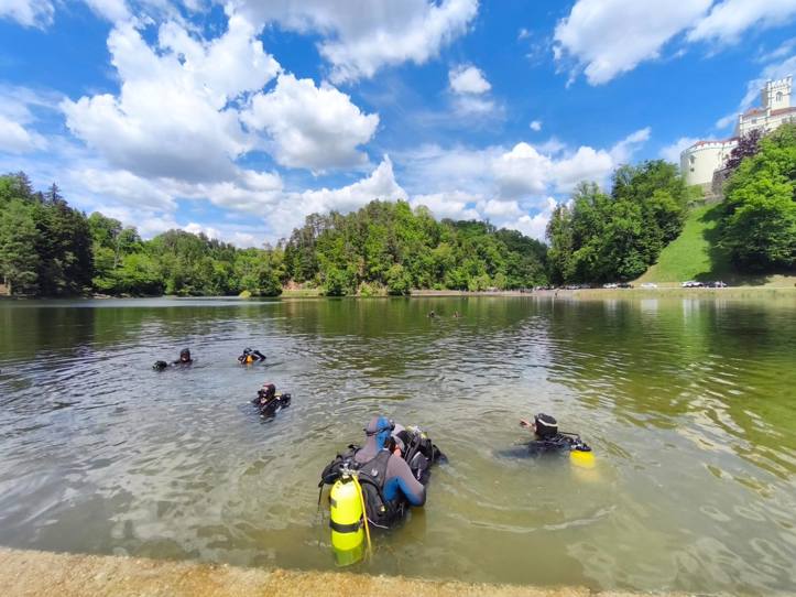 Ronici iz cijele Hrvatske čistili Trakošćansko jezero, stižu i lađari