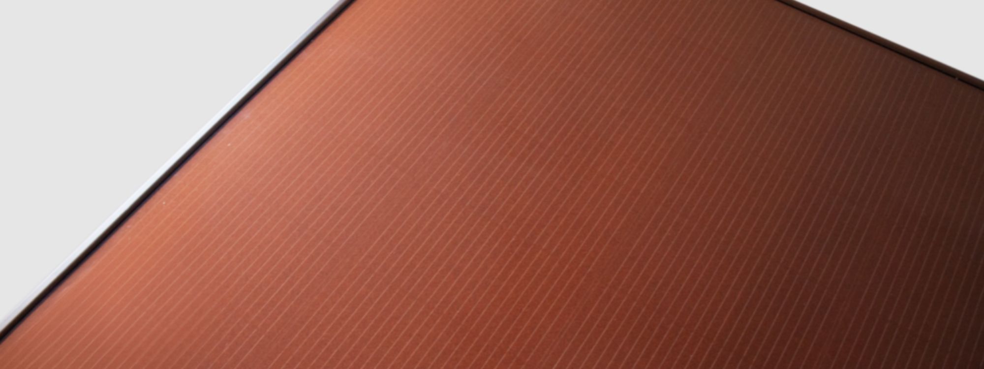 Crveni solarni paneli