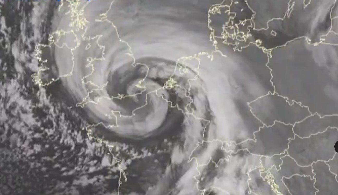 Oluja Goretti sije kaos, stotine tisuća ljudi bez struje u Europi