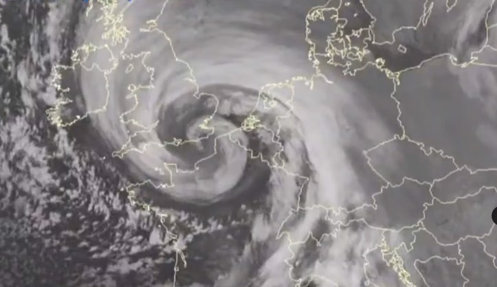 Oluja Goretti sije kaos, stotine tisuća ljudi bez struje u Europi