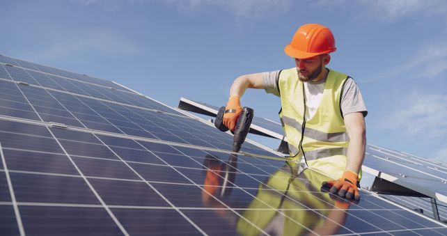 Trump reže novac za solare: Ukida Bidenov program od 7 milijardi dolara