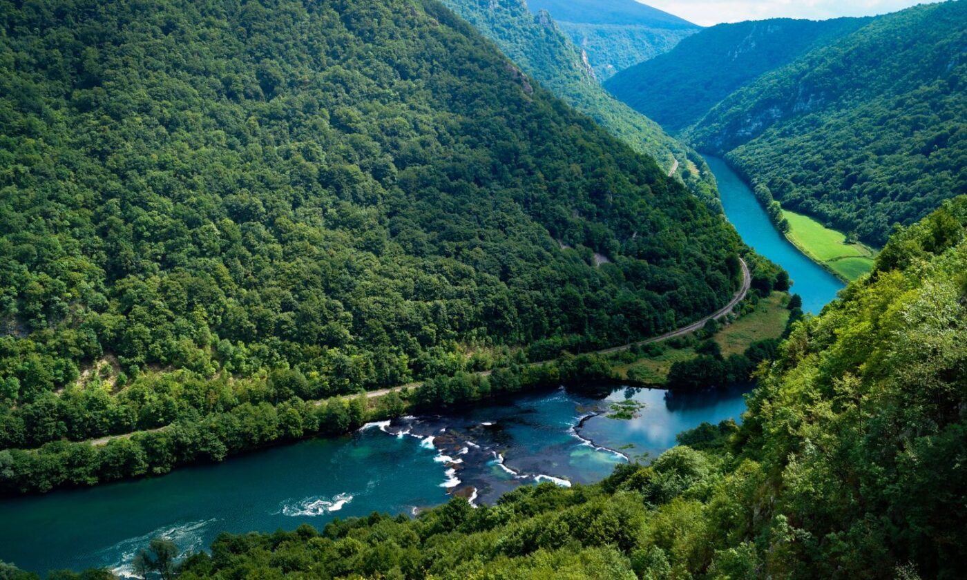 Prosvjednici na izvoru Une traže poništenje koncesijskog ugovora